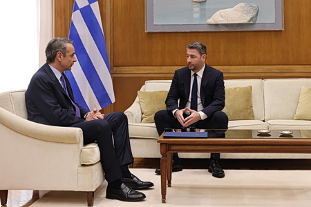 Ο λάκκος και το φτυάρι