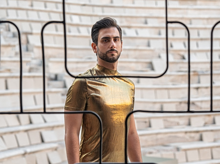 Τίμος Σιρλαντζής: «Κάθε φορά που τραγουδώ στην Ελλάδα αισθάνομαι μεγάλη συγκίνηση»