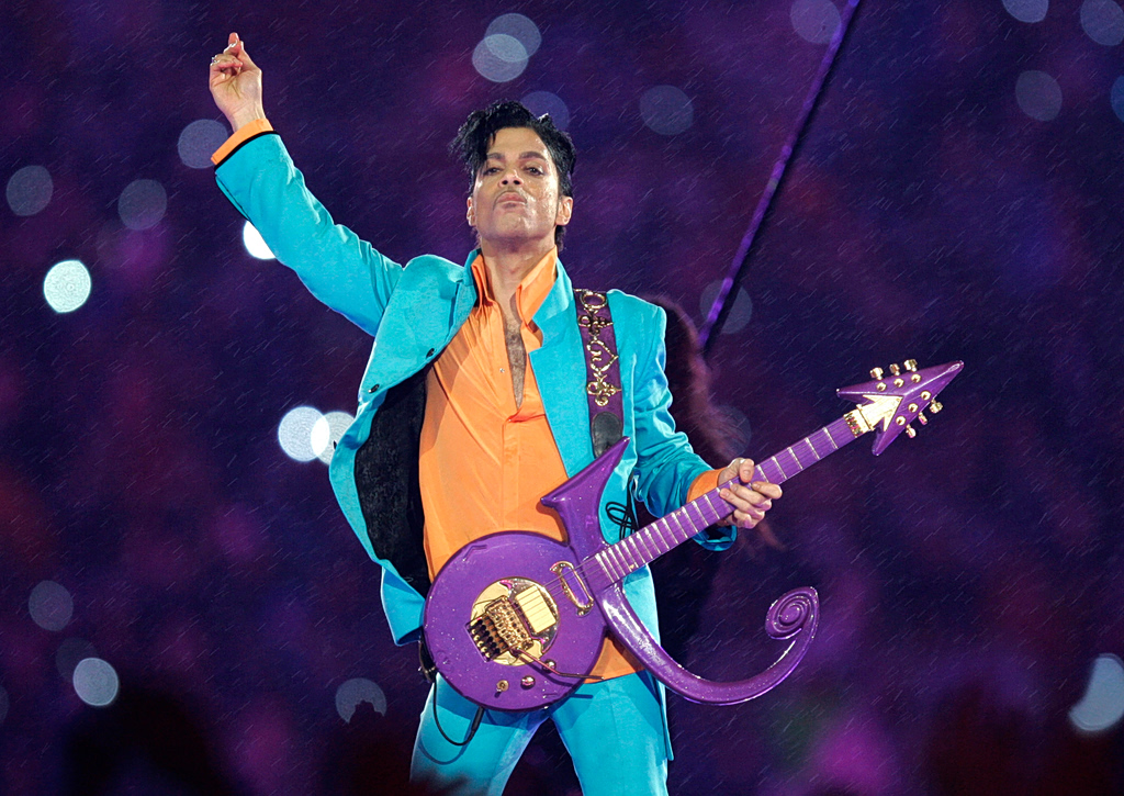 Από το «Purple Rain» στο άπειρο: η κληρονομιά του Prince 10 χρόνια μετά
