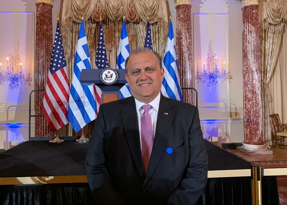 Ο Νικ Λαρυγγάκης