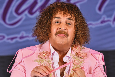 Markos by Night: Ο Μάρκος Σεφερλής με την παράσταση «Ακυβέρνητο καράβι η πατρίδα μας»