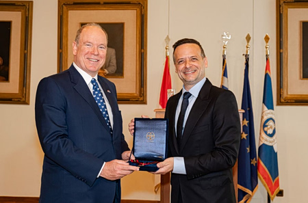 Το μετάλλιο του Δήμου Αθηναίων στον Πρίγκιπα Αλβέρτο Β’ του Μονακό