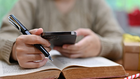 Πώς Apple και Samsung ενισχύονται εν μέσω γενικότερης πτώσης