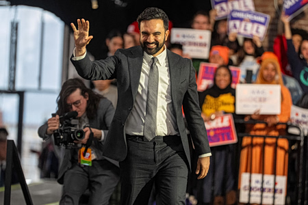 Τέλος στα «κτίρια-φαντάσματα» των δισεκατομμυριούχων; Ο νόμος που ταράζει το real estate της Νέας Υόρκης