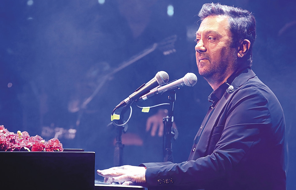 Γιώργος Θεοφάνους: «Πιστεύω στον Αίσωπο, στον μύθο της χελώνας»