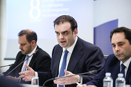 5 το πρωί: Νέο πακέτο μέτρων στήριξης – Αίρεται η ασυλία των 13 «γαλάζιων» – Τραγικό τέλος για τη 43χρονη στο Ηράκλειο