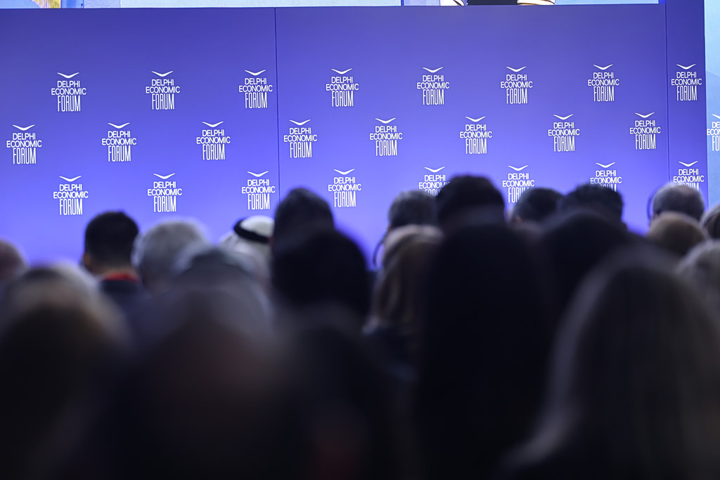 Delphi Economic Forum XI 2026: Με Λάουρα Κοβέσι και Τσίπρα η 2η μέρα