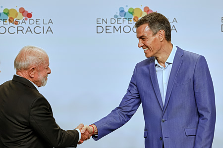 Αποτίμηση της «Διεθνούς των Προοδευτικών» στη Βαρκελώνη – Ο Πέδρο Σάντσεθ, ο μεγάλος κερδισμένος της συνόδου της διεθνούς Αριστεράς