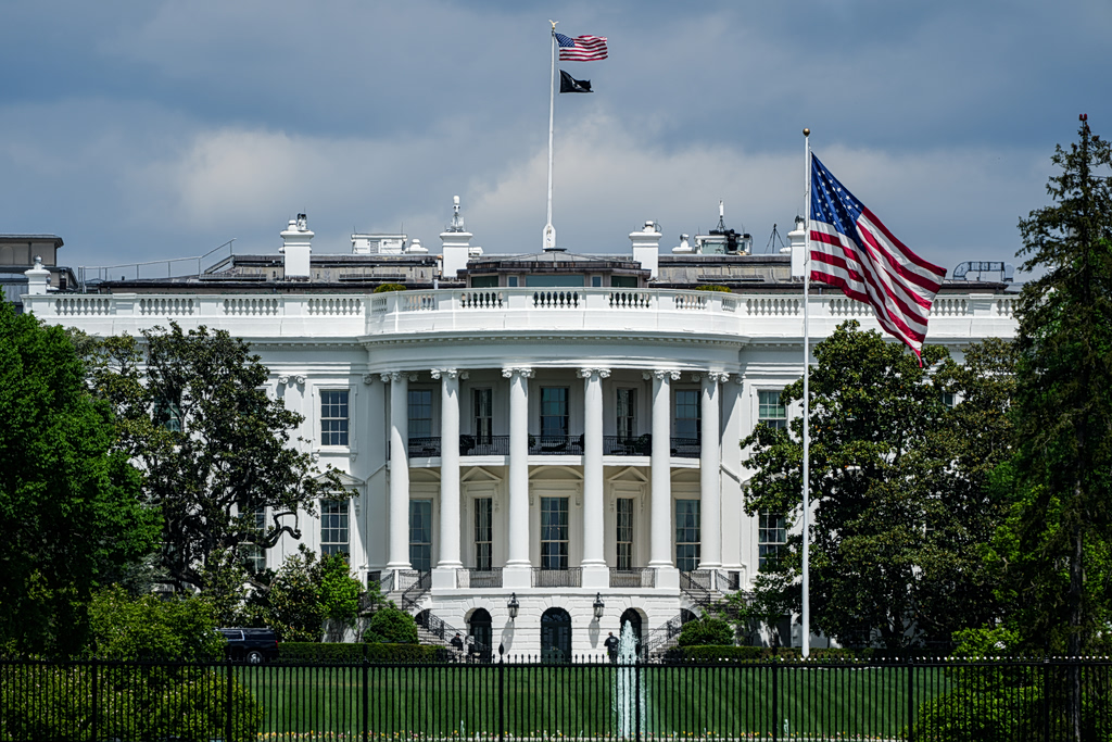 Αλαλούμ στο Λευκό Οίκο για το Ιράν – «Υπάρχουν ενήλικες στο δωμάτιο»;