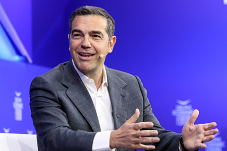 Τσίπρας: Επιστρέφω για να επιστρέψει στη χώρα η σταθερότητα και η κανονικότητα