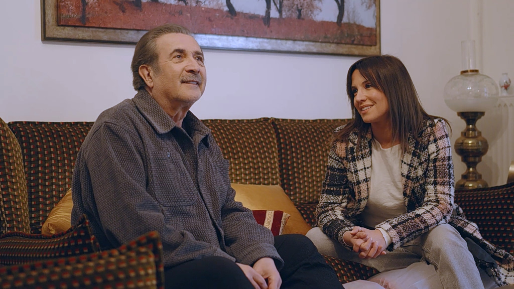 «Πάμε μια βόλτα;» με τη Νίκη Λυμπεράκη: Ο Λάκης Λαζόπουλος ανοίγει το πατρικό του σπίτι στη Λάρισα το Σάββατο 25 Απριλίου στις 20:50