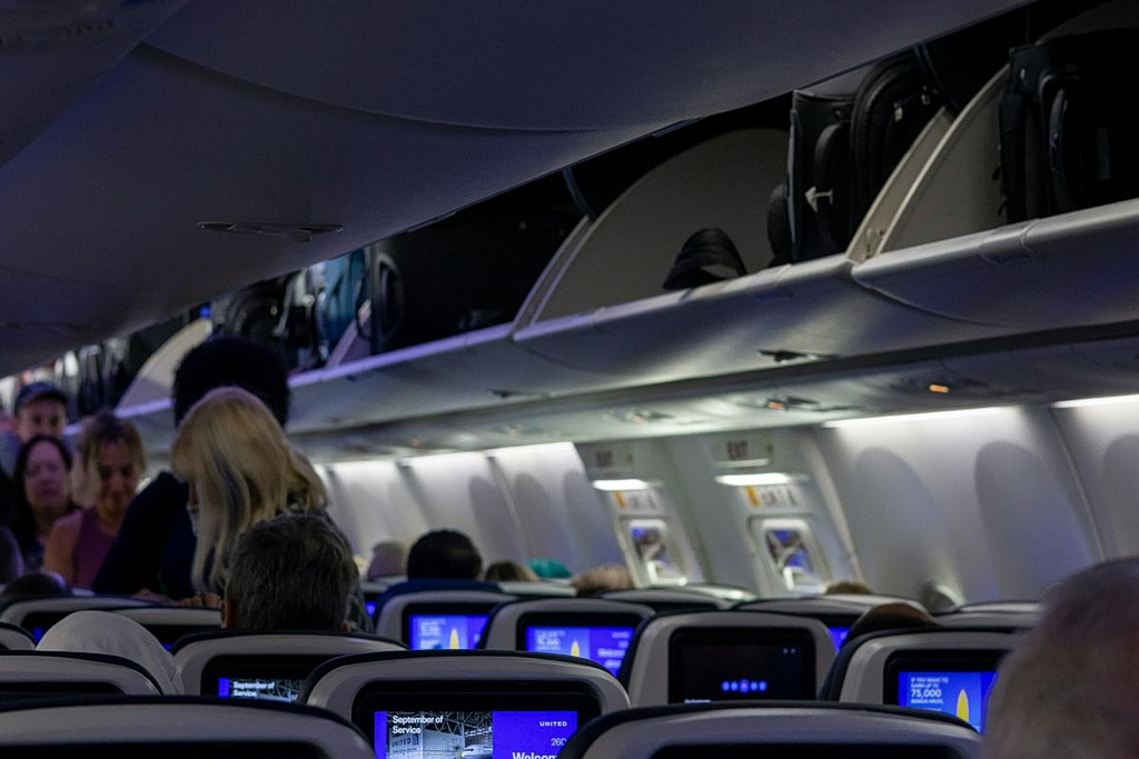 Η αεροπορική εταιρεία που θα χρεώνει και τις χειραποσκευές