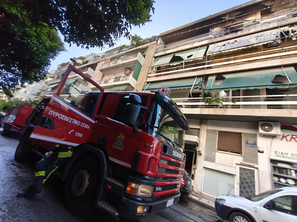 Φωτιά σε διαμέρισμα στα Πατήσια – Μεγάλη κινητοποίηση της Πυροσβεστικής