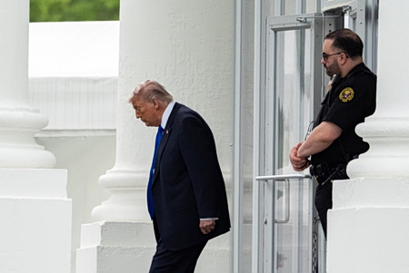 Πόλεμος Ιράν: Ο Τραμπ «βλέπει» πρόταση που θα τον ικανοποιήσει – Διπλωματικό θρίλερ στο Πακιστάν