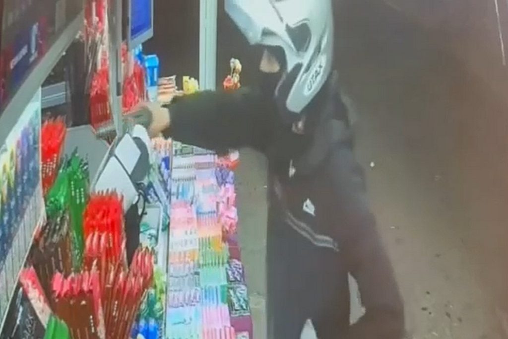 Ένοπλες ληστείες από συμμορία ανηλίκων στα Νότια Προάστια – Βίντεο από τη δράση τους