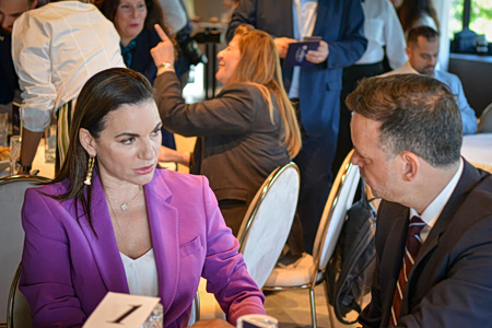 Κόντρα Δούκα – Κεφαλογιάννη για Πλάκα και τουρισμό - «Όποιος δεν βλέπει το πρόβλημα, στρουθοκαμηλίζει»