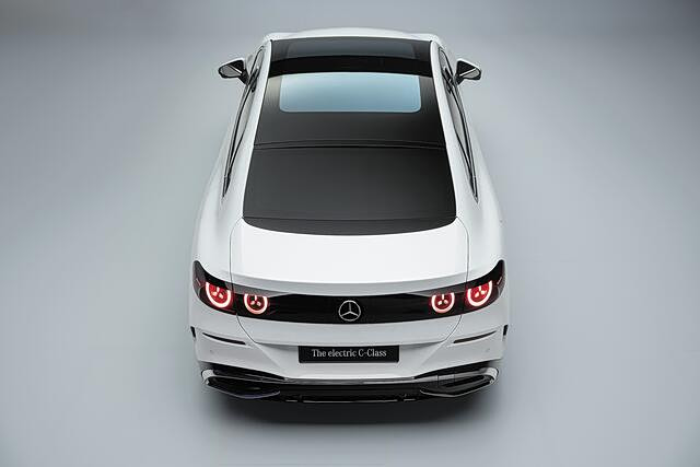 Mercedes C-Class: «Τhe new black»