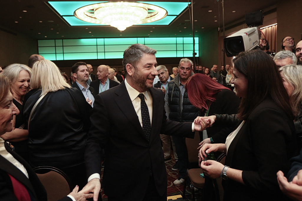 ΠαΣοΚ: Το παρασκήνιο της Κ.Π.Ε. και το κλίμα στα καφέ στο Παγκράτι