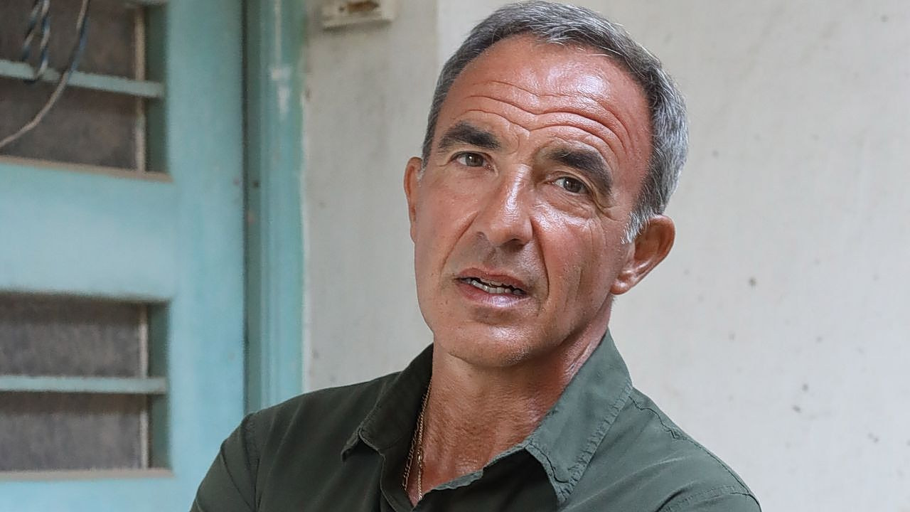 Νίκος Αλιάγας: Τραγούδησε τον «Μέτοικο» στο The Voice Γαλλίας και συγκίνησε τους πάντες