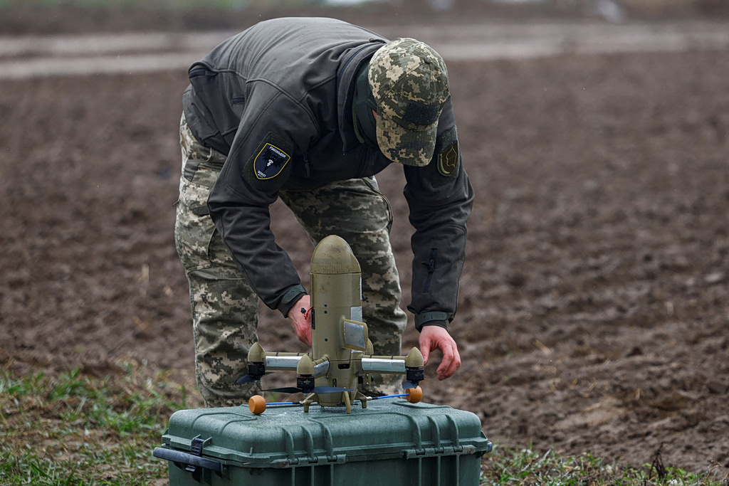 Ρομπότ στον πόλεμο: Από το «κρέας για κανόνια» στο «αλουμίνιο για drones»