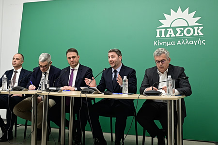 Υποκλοπές: Το τηλεφώνημα Ανδρουλάκη-Φάμελλου, η εξεταστική και η πίεση στον Μητσοτάκη