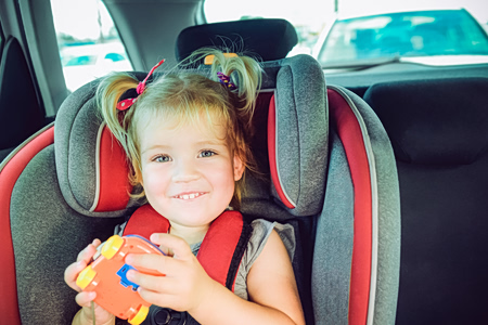 Νταντάδες της Γειτονιάς: Ανοίγει η πλατφόρμα, ποιοι θα λάβουν voucher 500 ευρώ