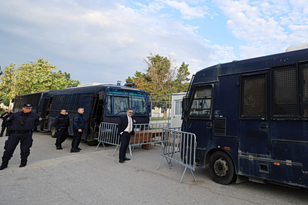 Δίκη Τέμπη: Αντιδράσεις, ενστάσεις και καταγγελίες για Καραμανλή, Κυρανάκη