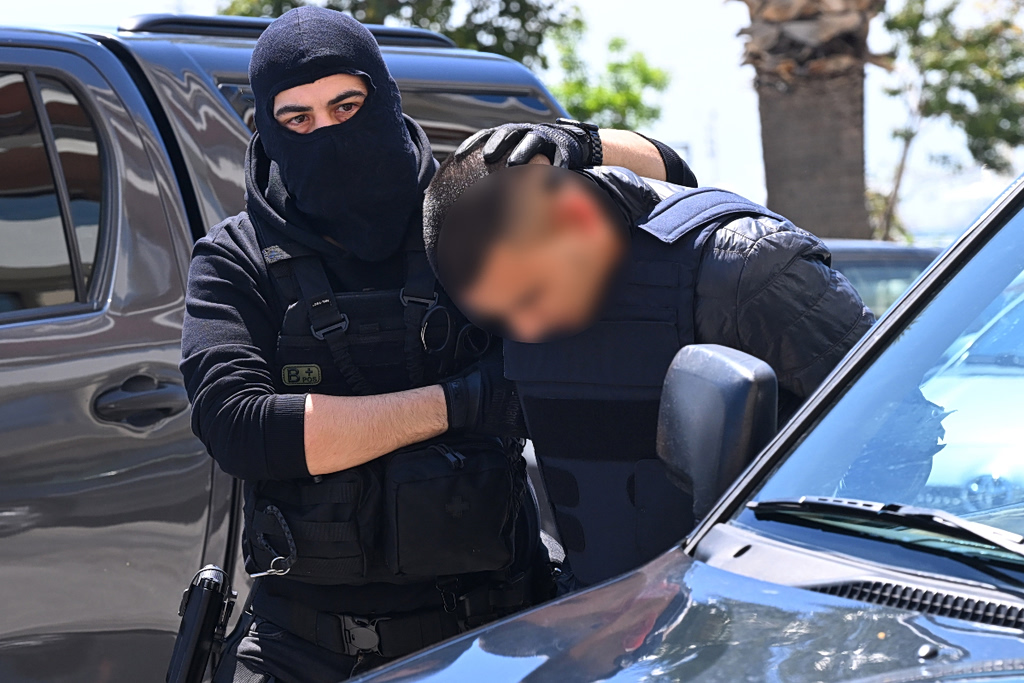 Αγιος Δημήτριος: Το διπλό πρόσωπο του 20χρονου – Το «γλυκό παιδί» με το μαχαίρι 20 εκ.