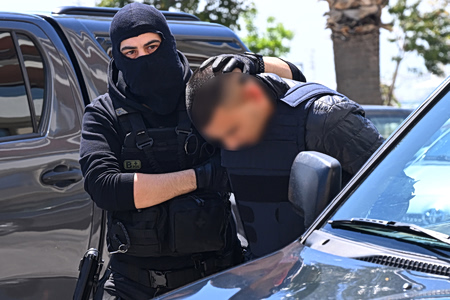 Αγιος Δημήτριος: Το διπλό πρόσωπο του 20χρονου – Το «γλυκό παιδί» με το μαχαίρι 20 εκ.