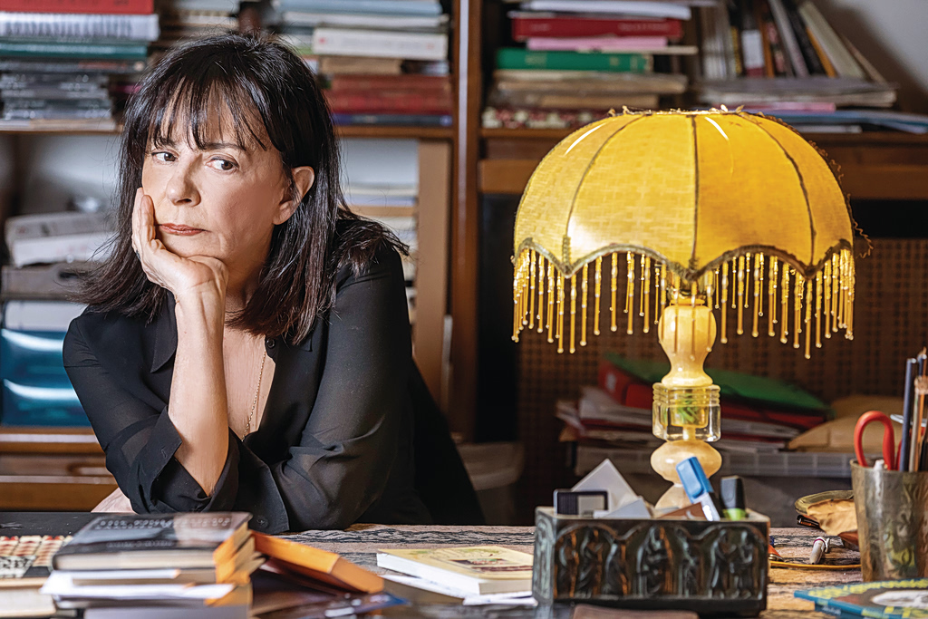 Ερση Σωτηροπούλου: «Γράφω σημαίνει σκάβω, πετάω μπάζα»