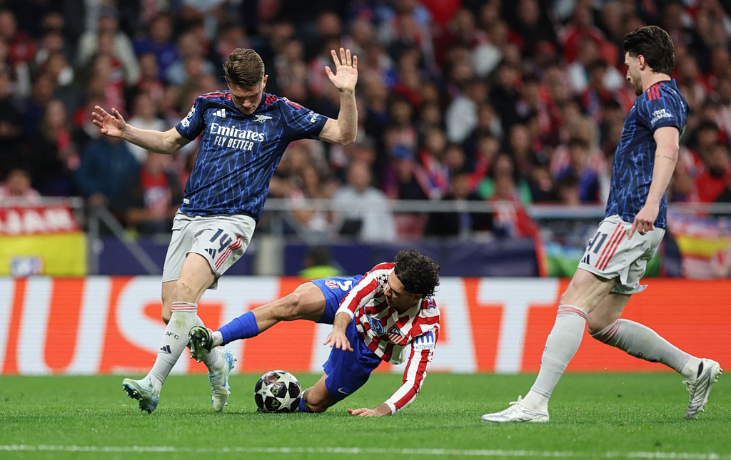 Ατλέτικο Μαδρίτης-Άρσεναλ 1-1: Πέναλτι και ένταση σε ματς λεπτών ισορροπιών