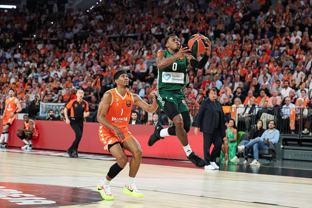 Βαλένθια-Παναθηναϊκός 105-107: Θρίλερ μέχρι τέλους και μεγάλο «διπλό» με ήρωα τον Χέιζ-Ντέιβις