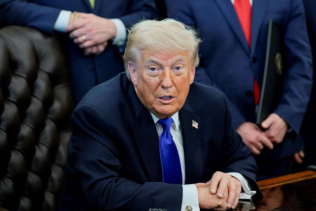 Τραμπ: «Το Ιράν πεθαίνει για συμφωνία μαζί μας» – Αιχμές για Ευρώπη και σενάρια για απόσυρση στρατευμάτων