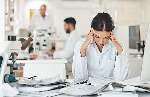 Γιατί τα πανεπιστήμια χάνουν τις πιο λαμπρές γυναίκες επιστήμονες;