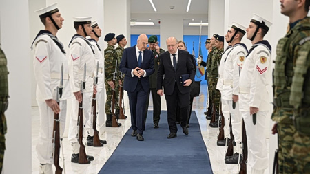 Eλληνικό «μπλόκο» στα προβλήματα του SAFE: Τι ζήτησε ο Δένδιας από τον Επίτροπο για τα κονδύλια της Άμυνας