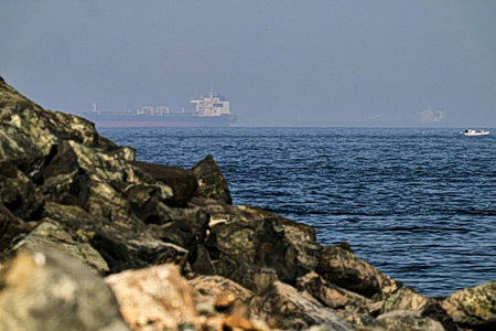 Project Freedom: Αντιτορπιλικά, αεροσκάφη και 15.000 στρατιώτες
