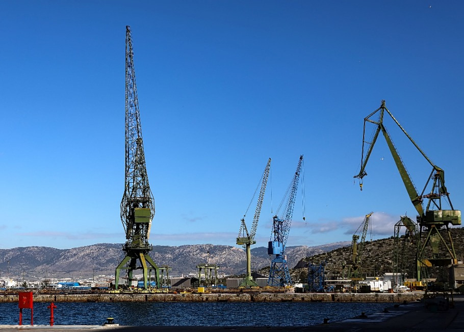 Σύμβαση ΥΕΘΑ-Ναυπηγεία Σκαραμαγκά: Αναβάθμιση φρεγατών ΜΕΚΟ και ενίσχυση εγχώριας αμυντικής βιομηχανίας