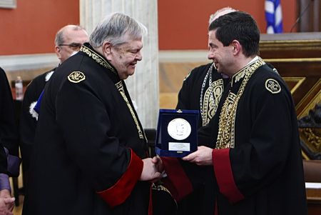 Επίτιμος διδάκτορας της Νομικής Σχολής του ΕΚΠΑ αναγορεύθηκε ο Ευάγγελος Βενιζέλος