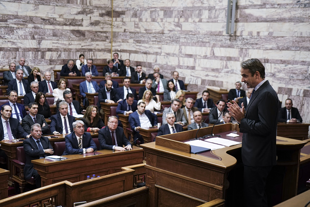 ΝΔ: Κρίσιμη ΚΟ με φόντο το ασυμβίβαστο – Οι «λαγοί» του Μαξίμου, το μήνυμα Μητσοτάκη