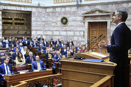 Μηνύματα Μητσοτάκη σε βουλευτές, «καρφιά» για αντιπολίτευση, η αιχμή στην ευρωπαϊκή εισαγγελία
