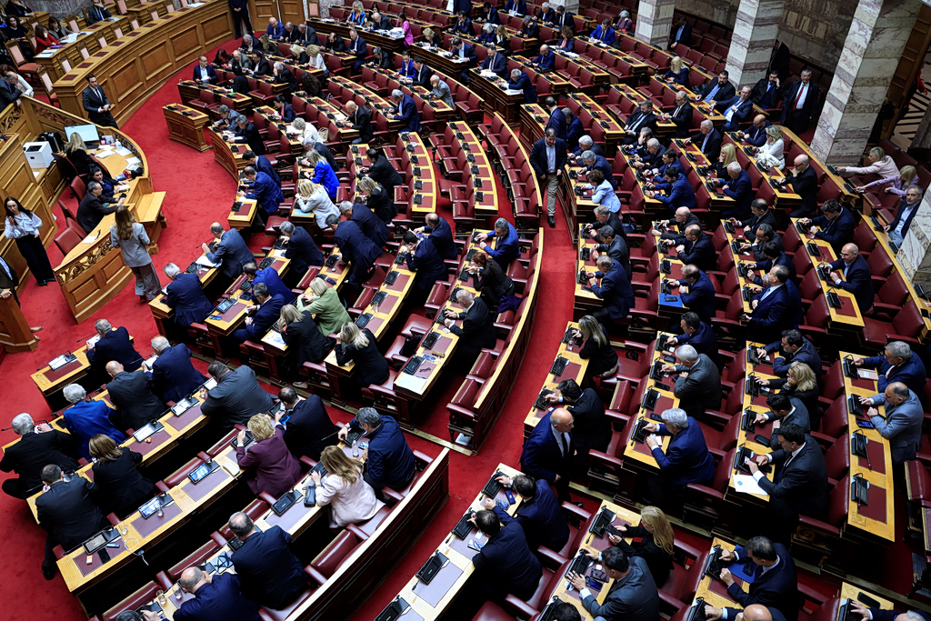 Πόλωση με φόντο τον ΟΠΕΚΕΠΕ