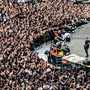 Οι Metallica ξεσήκωσαν το κοινό παίζοντας «Ζορμπά» και «Τρύπες»