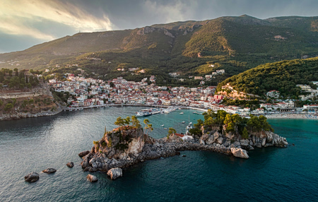 Η Ναυτιλία των Ελλήνων ενώνει τον Κόσμο