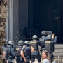 Συναγερμός στην Καλλιθέα: Πυροβολισμοί έξω από μαγαζί, τραυματίστηκε μία γυναίκα