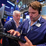 Wall Street: Πτώση και «καμπανάκια» πληθωρισμού – Άνοδος για το πετρέλαιο
