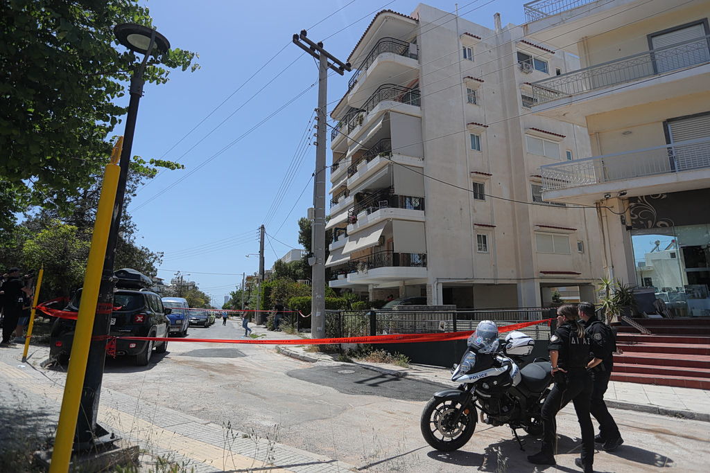 Ηλιούπολη: «Τίποτα δεν προμήνυε ό,τι είχαν στο μυαλό τους» – Τριήμερο πένθος κήρυξε ο δήμος