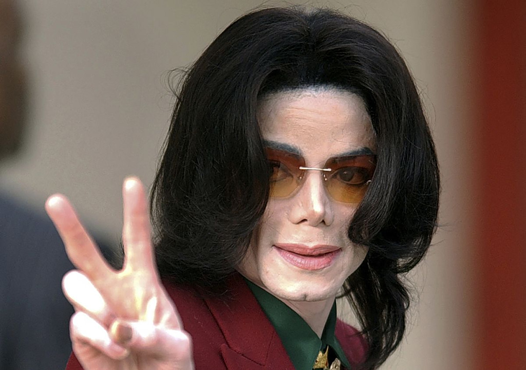 Michael Jackson: Σοκαριστικές αποκαλύψεις από τη μυστική οικογένειά του – Τα ναρκωτικά και οι βιασμοί
