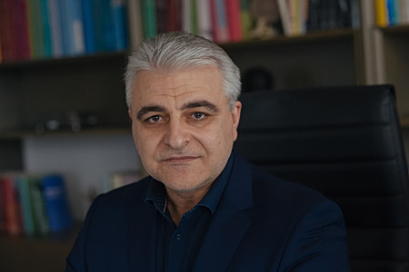 Νεκτάριος Ταβερναράκης: Μήπως το πρόβλημα στην έρευνα δεν είναι τα λεφτά;