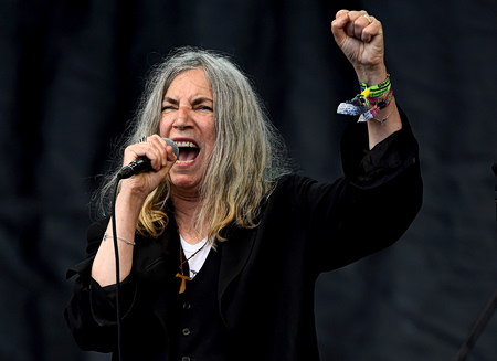 Η ακάματη Patti Smith