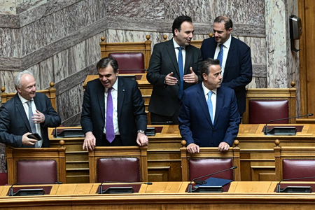 Βουλή: Η παρθενική εμφάνιση Σχοινά και τα τρία «εργοτάξια»